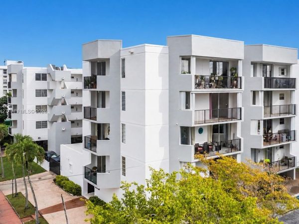 7921 Byron Ave, Unit 206, Miami Beach, FL 33141