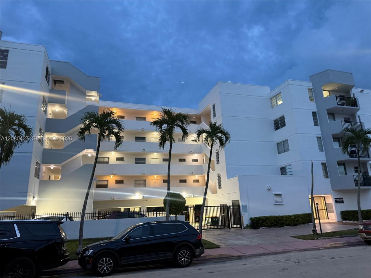 7921 Byron Ave, Unit 206, Miami Beach, FL 33141 Photo