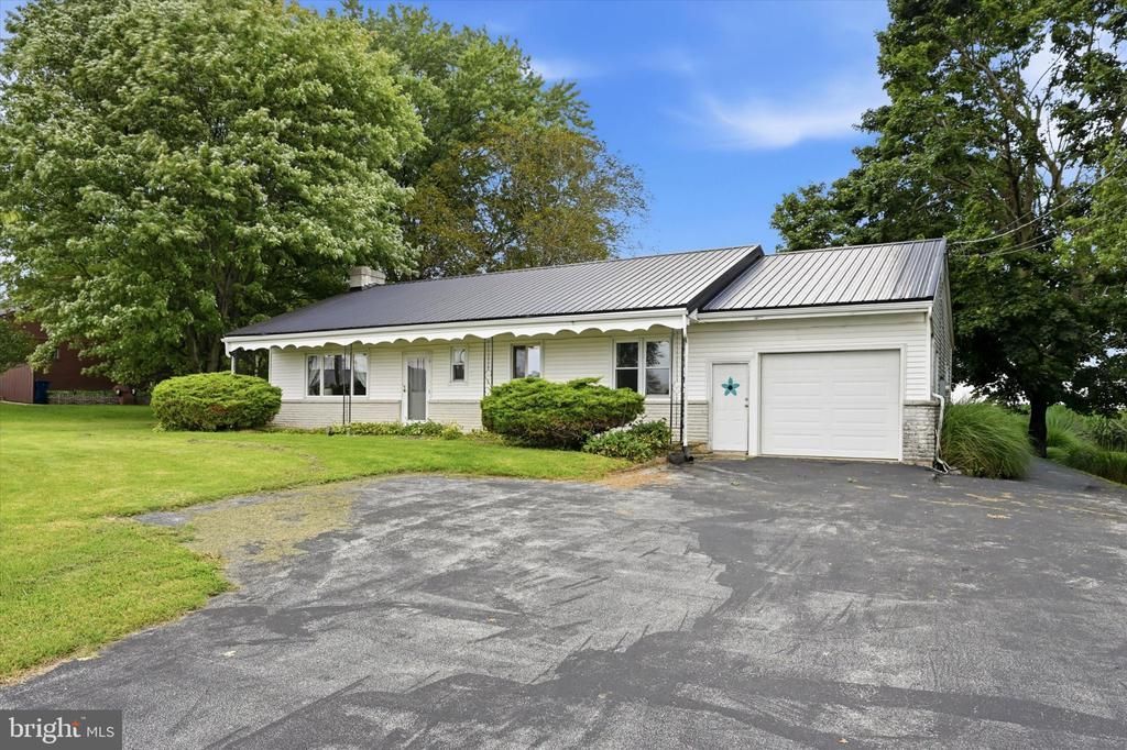 20 HERSHEY LANE , PARKESBURG, PA 19365