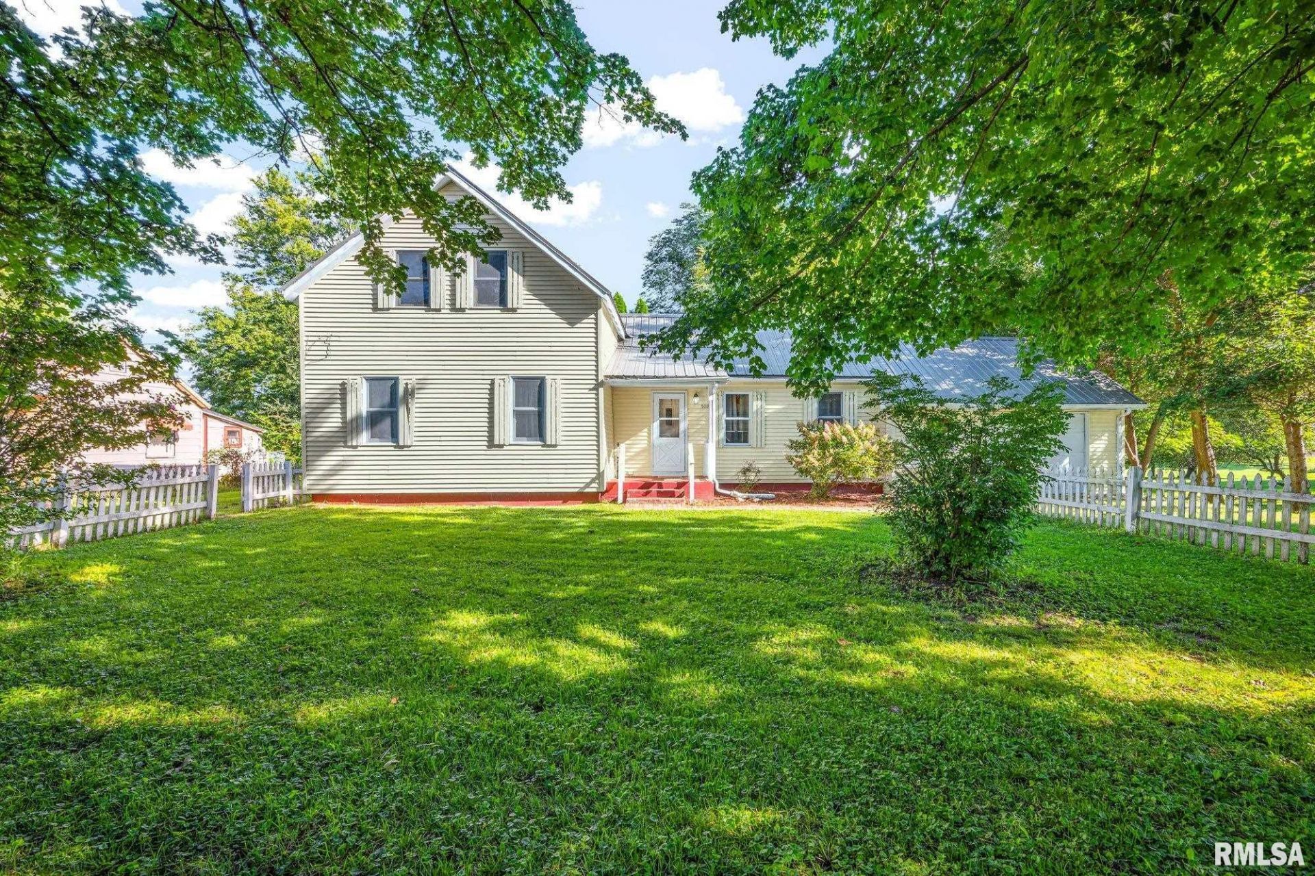 508 W Elm Street, Wyoming, IL 61491 Main Photo