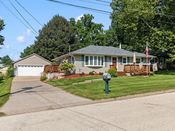 242 Cliff Court , Silvis, IL 61282