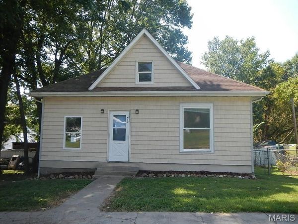 412 1st Street , Mokane, MO 65059