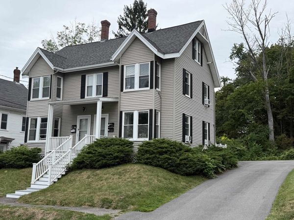 17 1/2 Hough Street, Dover, NH 03820