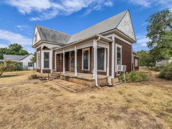 147 Illinois Avenue, China Spring, TX 76633