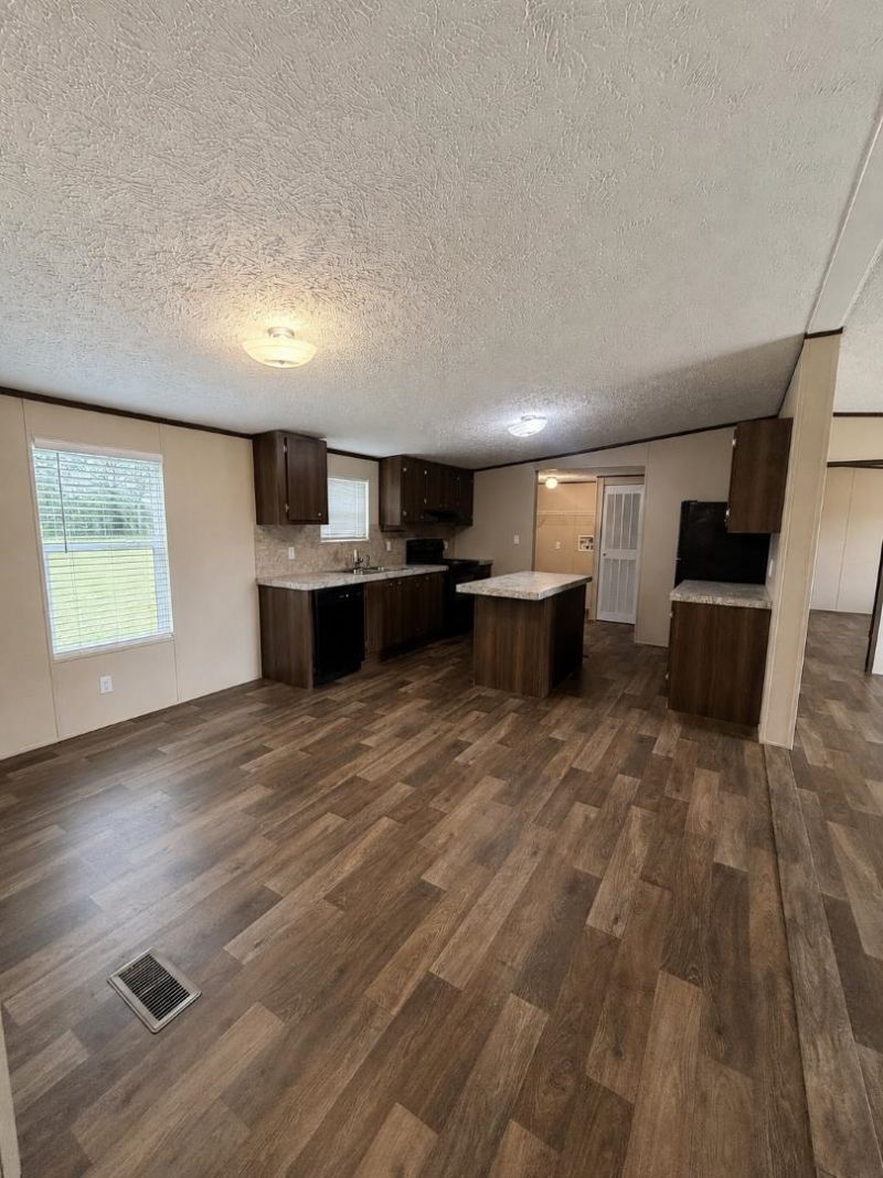 1112 Millers Rd.  Photo 10