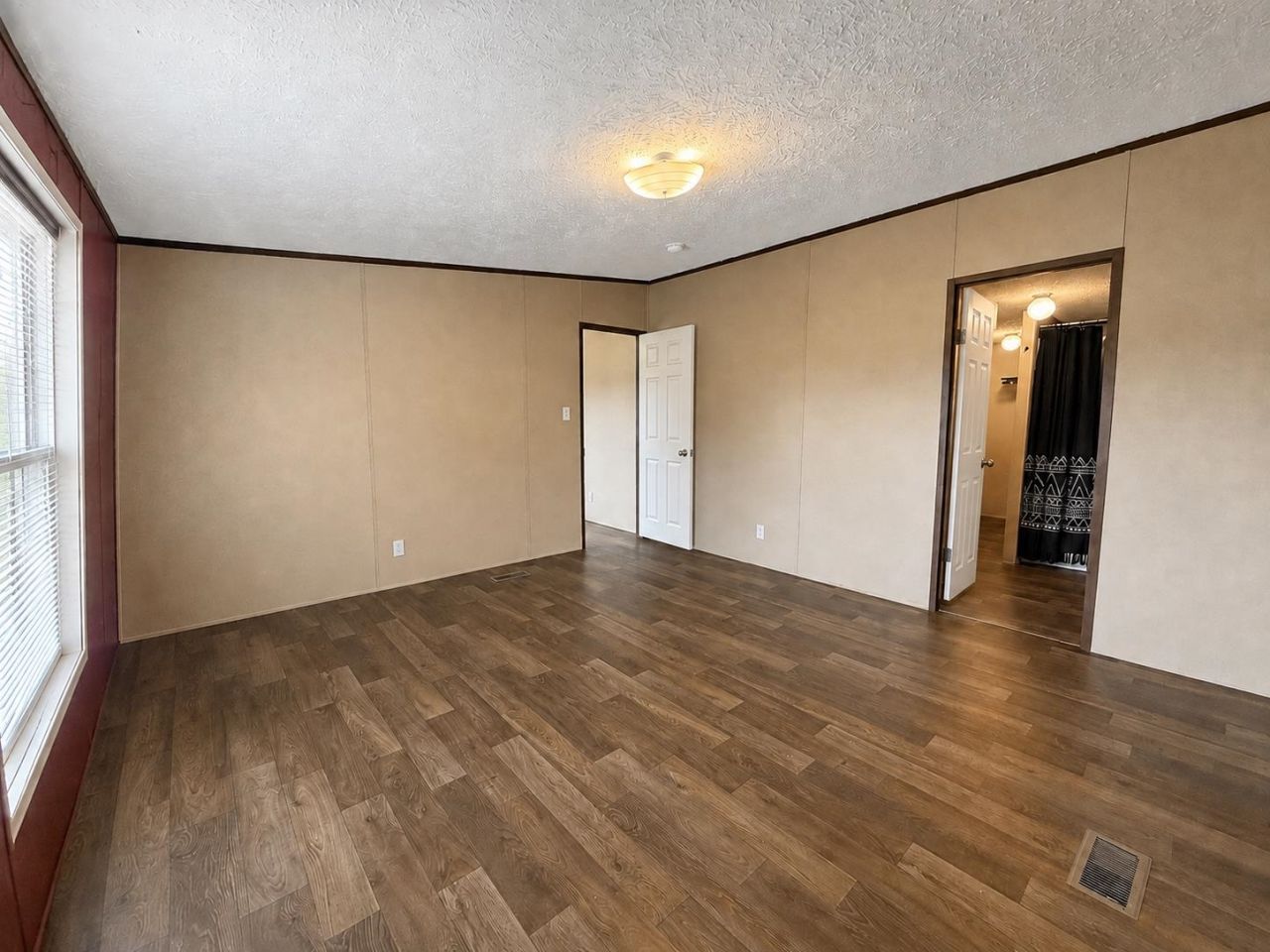 1112 Millers Rd.  Photo 20