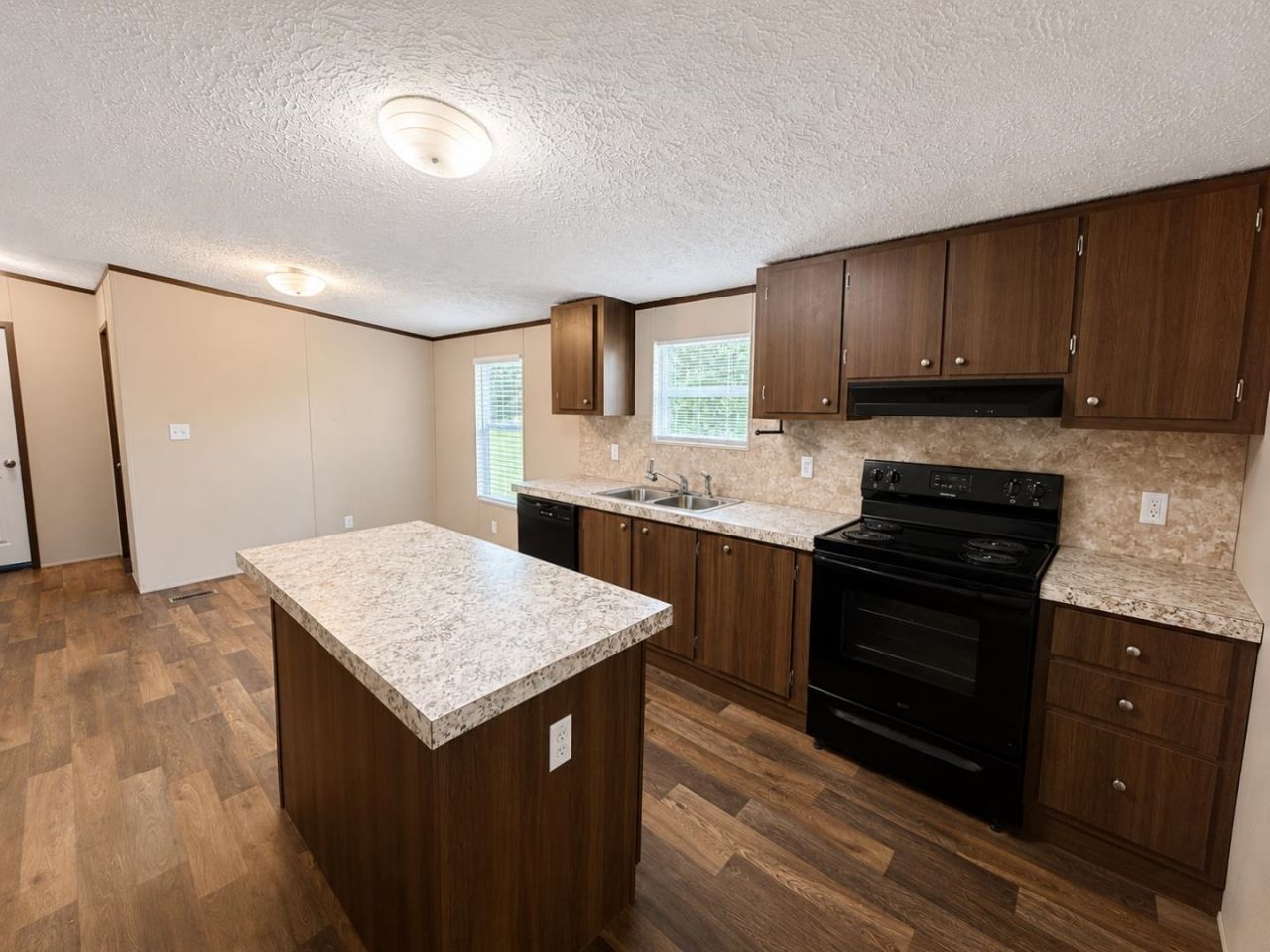 1112 Millers Rd.  Photo 8