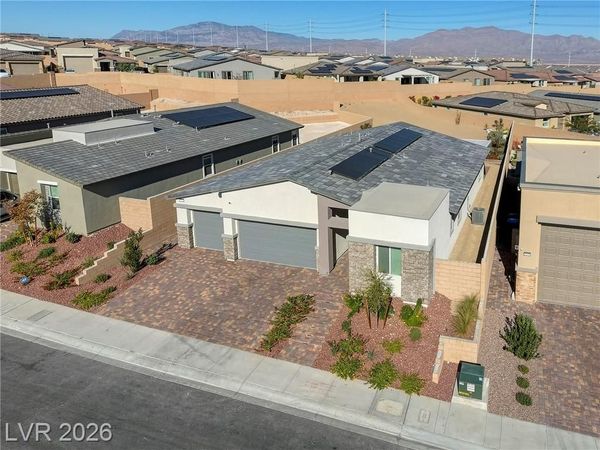 6104 Avery Pointe Street , Las Vegas, NV 89166