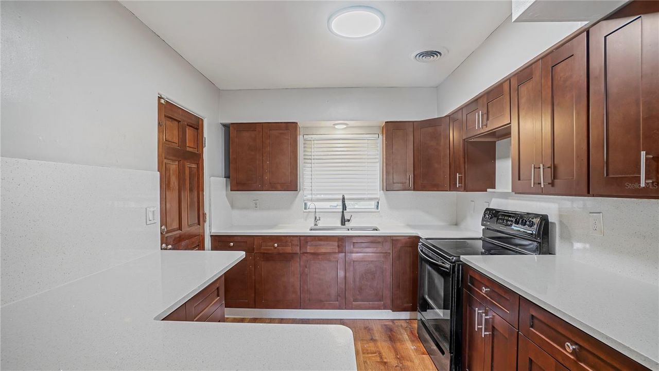 5518 Riviera Drive, Orlando, FL 32808 Photo