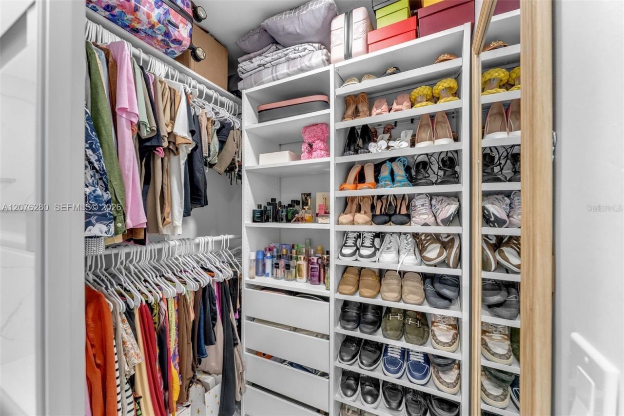 1180 NW 124th Place , Unit 208, Miami, FL 33182 Photo