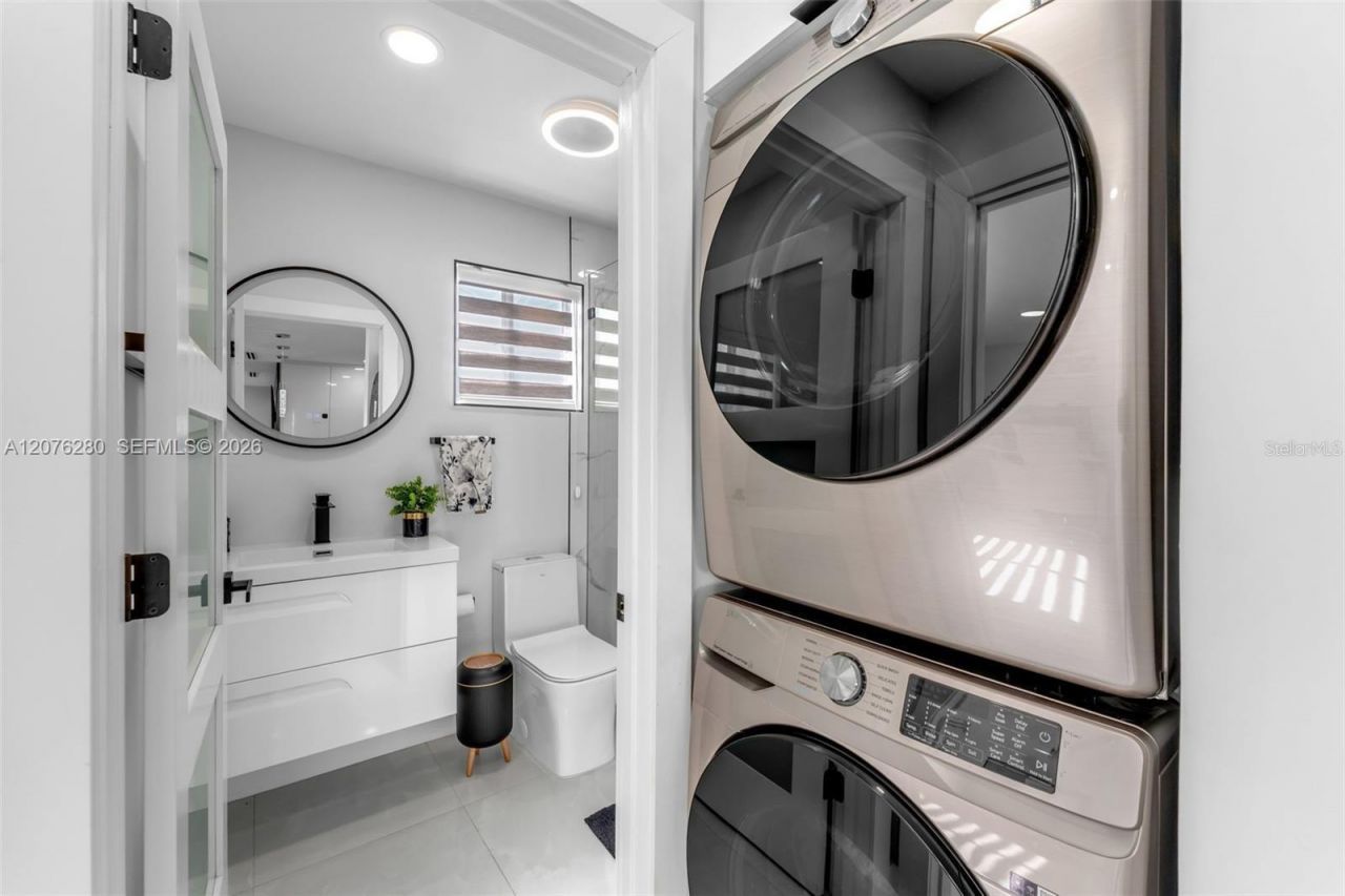 1180 NW 124th Place , Unit 208, Miami, FL 33182 Photo