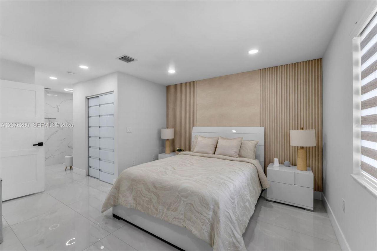 1180 NW 124th Place , Unit 208, Miami, FL 33182 Photo