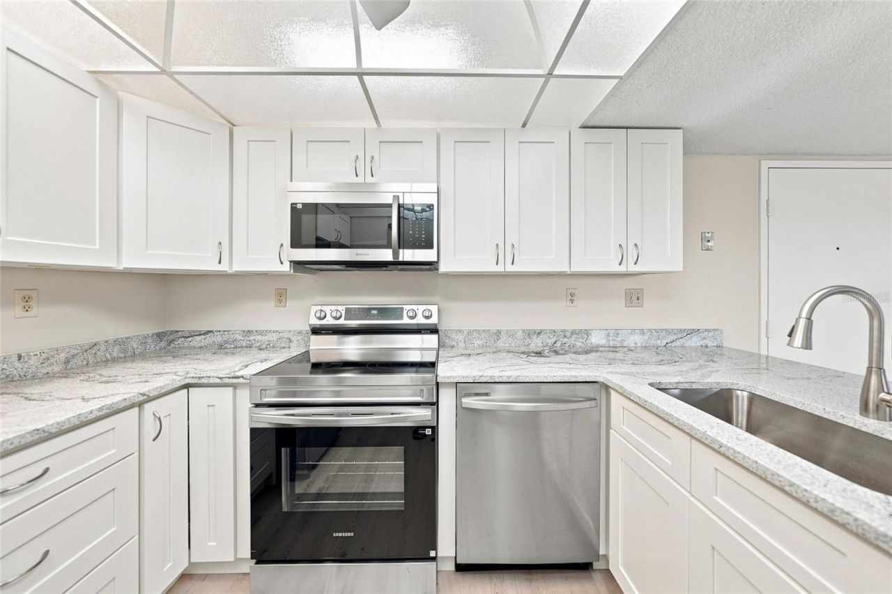 21405 Olean Boulevard , Unit 405, Port Charlotte, FL 33952 Photo