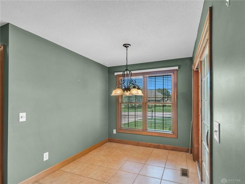 382 Sunset Drive, Carlisle, OH 45005 Photo 17