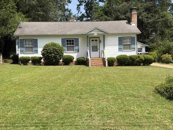 820 Hillcrest Avenue , Quincy, FL 32351