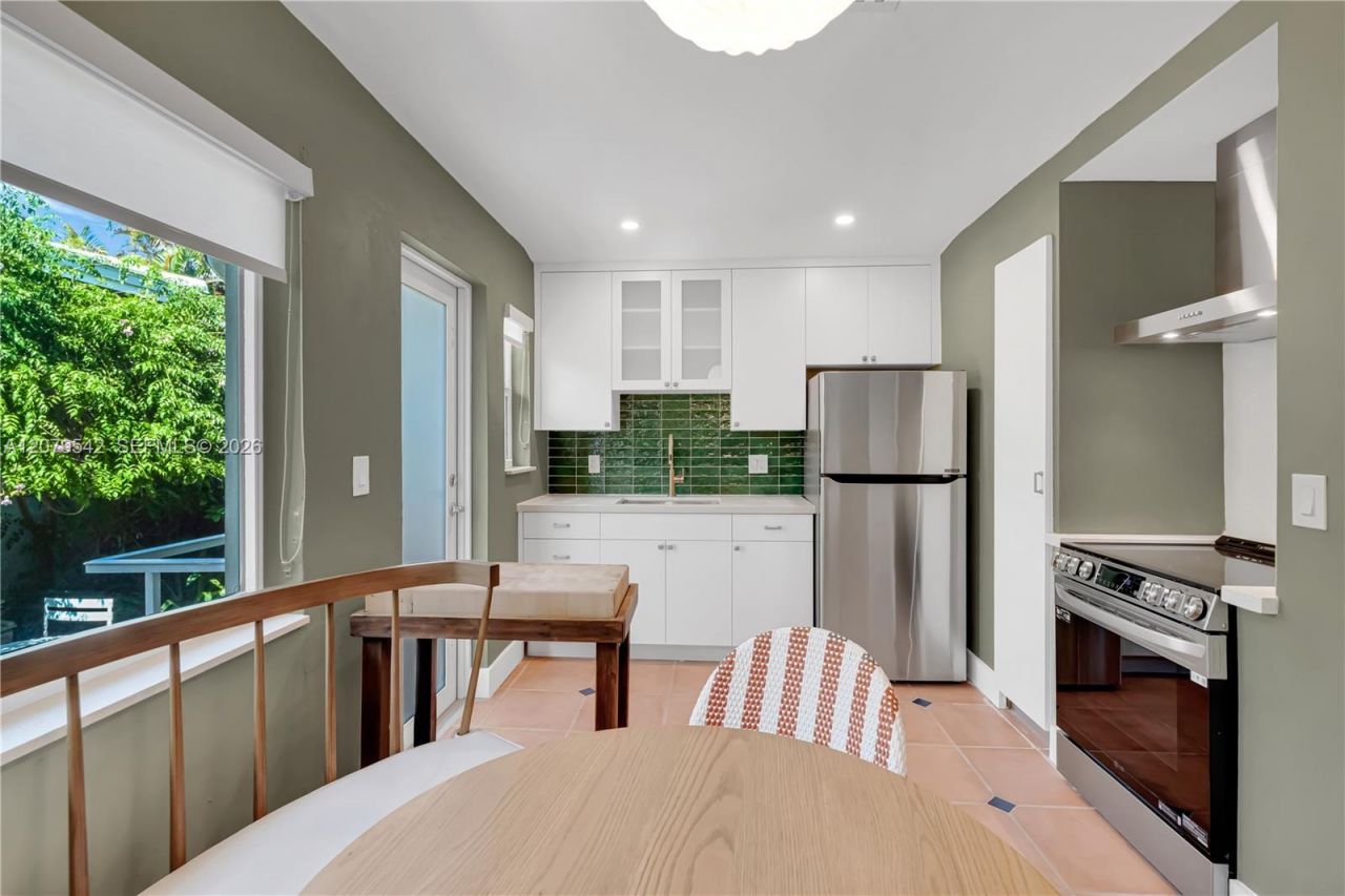 3145 Segovia St, Unit -, Coral Gables, FL 33134 Photo