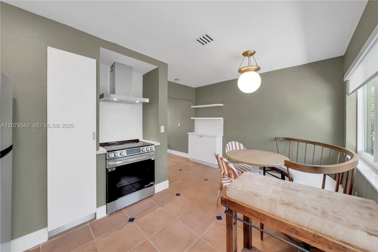 3145 Segovia St, Unit -, Coral Gables, FL 33134 Photo