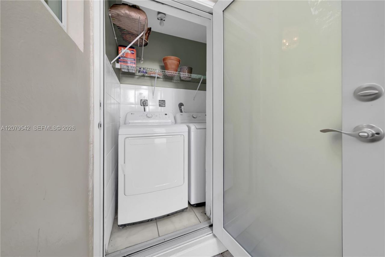 3145 Segovia St, Unit -, Coral Gables, FL 33134 Photo