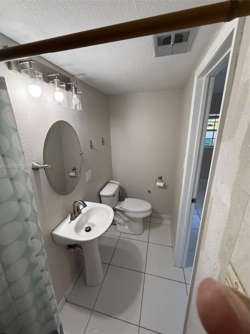 255 W 64th St, Hialeah, FL 33012 Photo