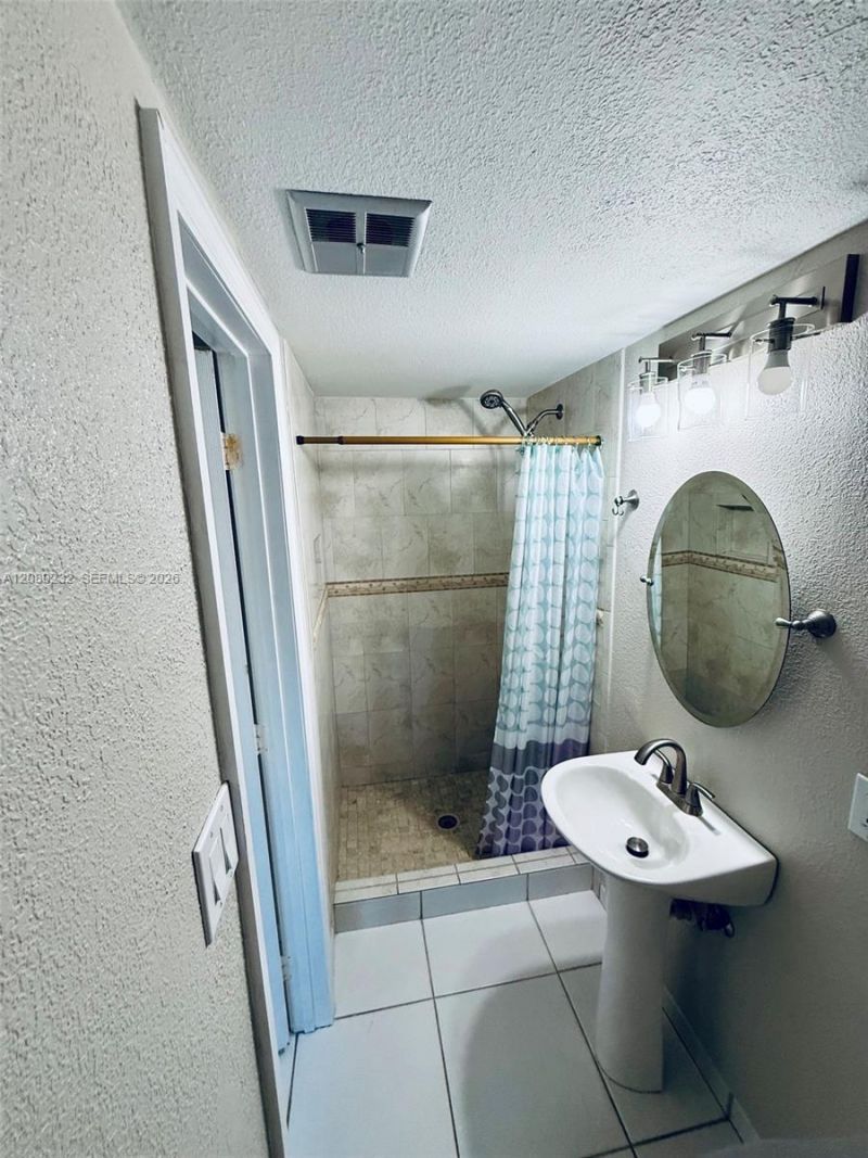 255 W 64th St, Hialeah, FL 33012 Photo