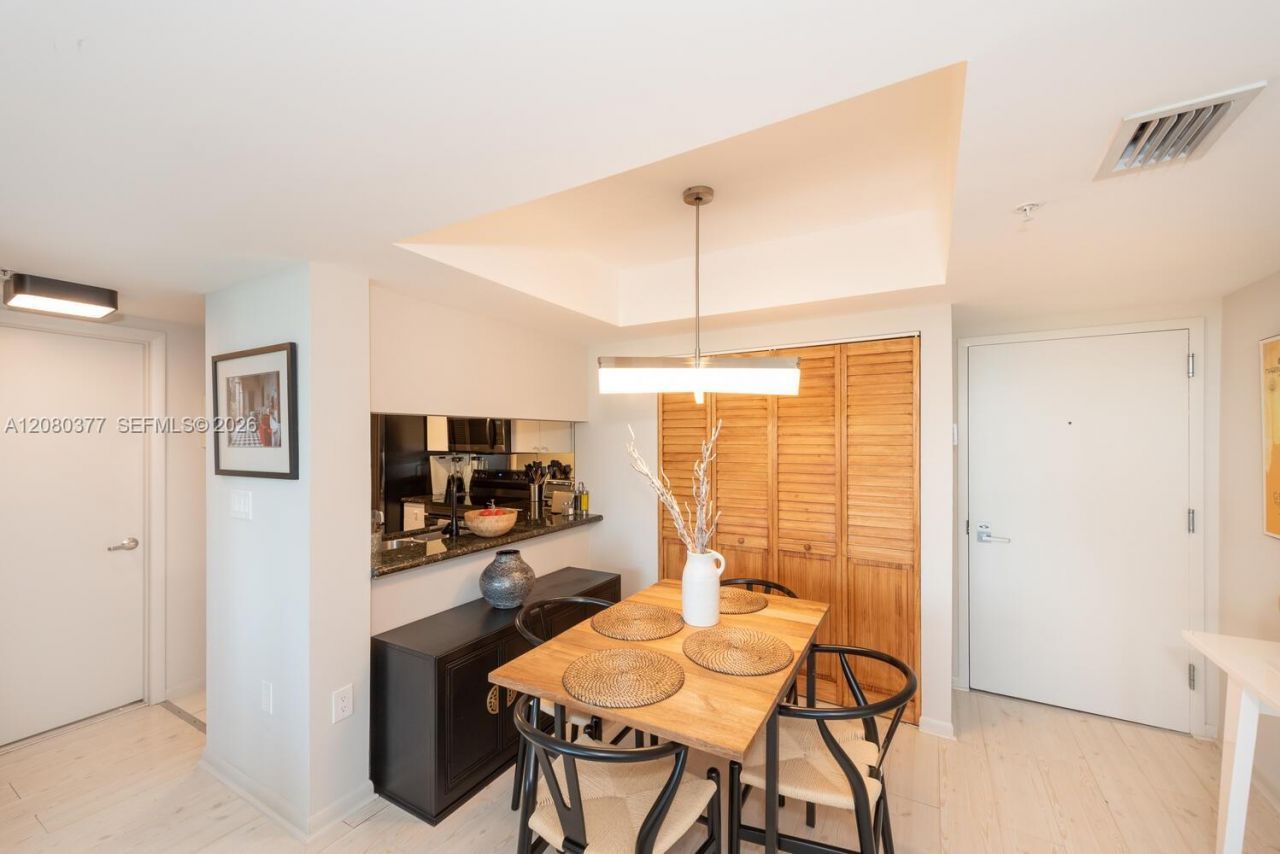 650 West Ave , Unit 406, Miami Beach, FL 33139 Photo