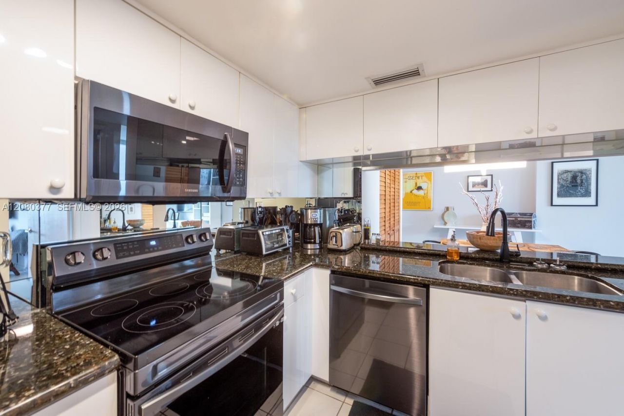 650 West Ave , Unit 406, Miami Beach, FL 33139 Photo
