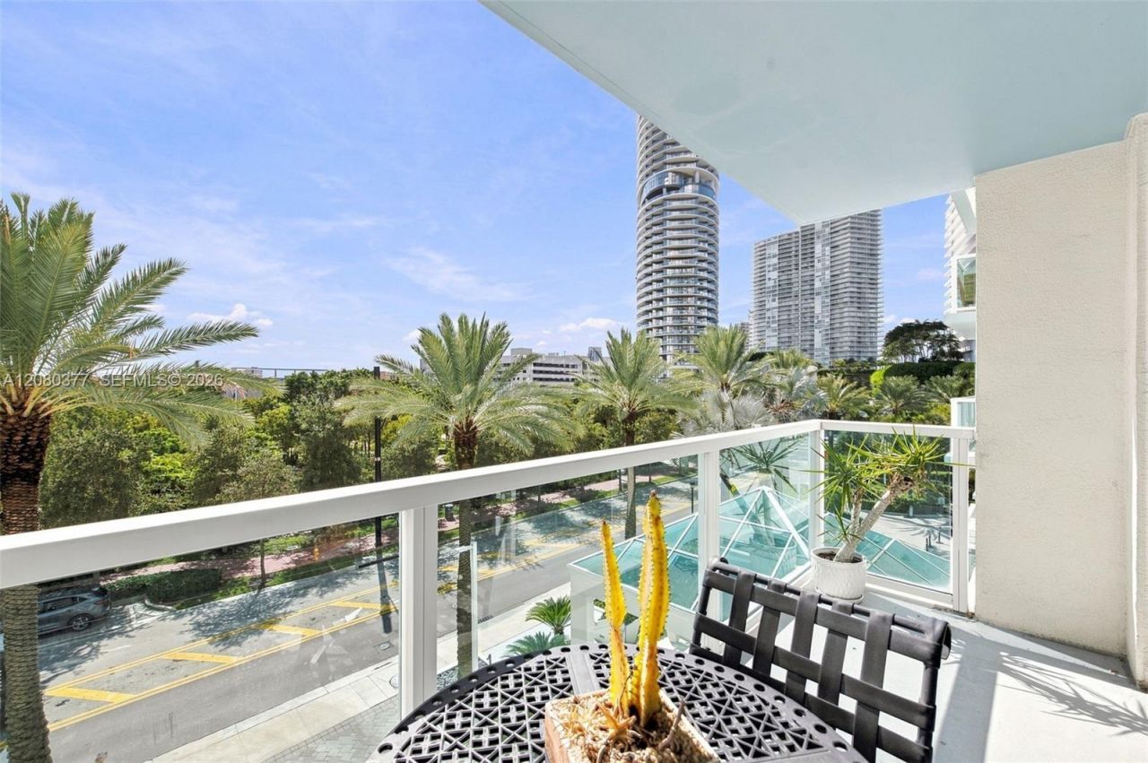 650 West Ave, Unit 406, Miami Beach, FL 33139 Photo
