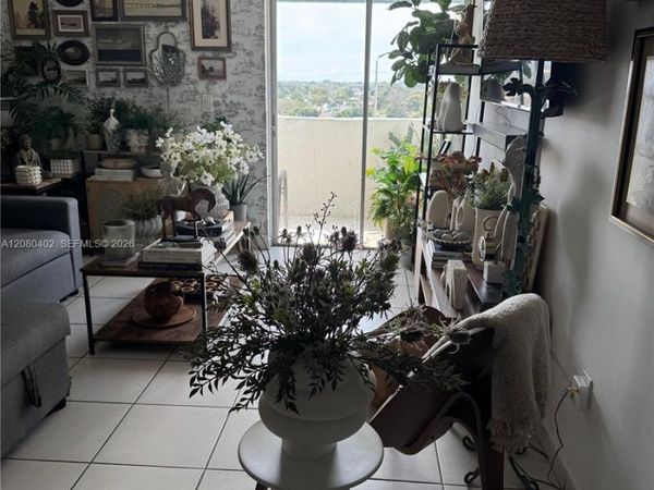 5050 NW 7th St , Unit 604, Miami, FL 33126