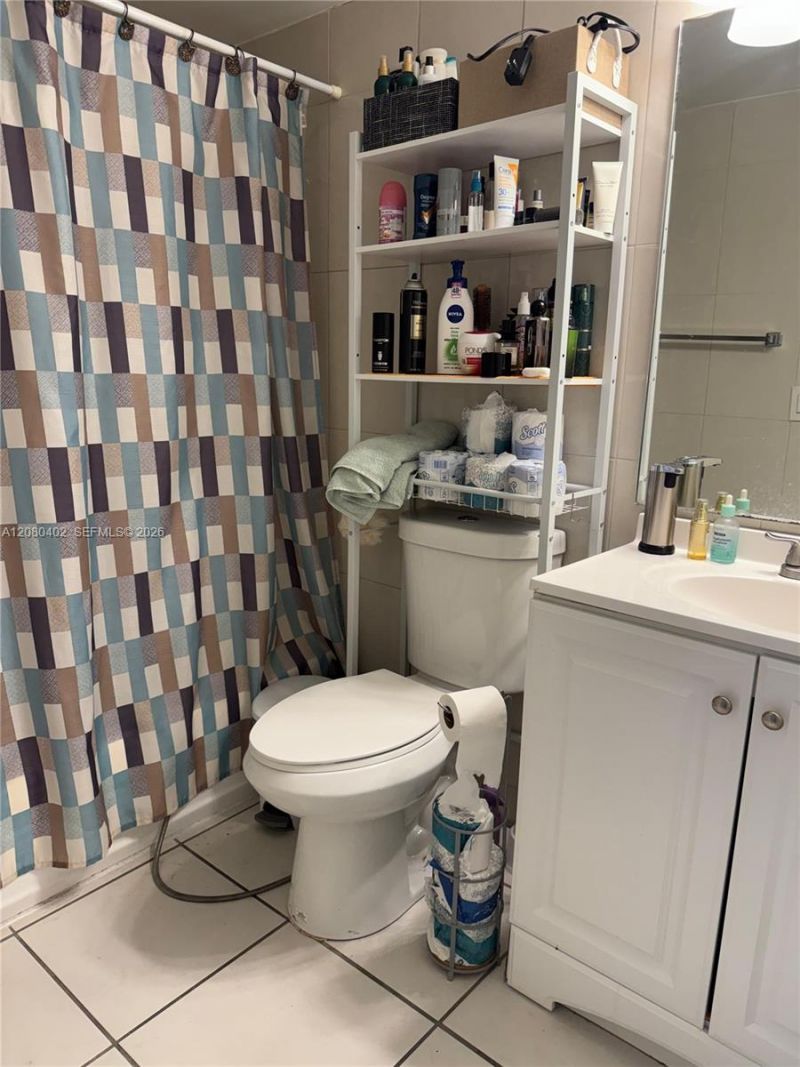 5050 NW 7th St , Unit 604, Miami, FL 33126 Photo