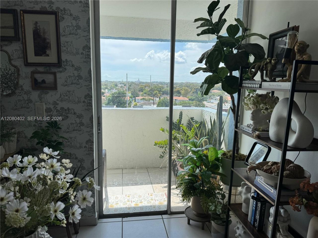 5050 NW 7th St , Unit 604, Miami, FL 33126 Photo