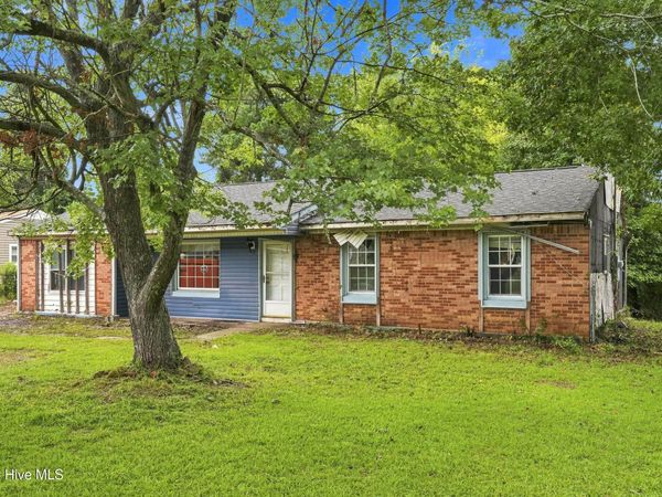 102 Royal Drive , Jacksonville, NC 28546
