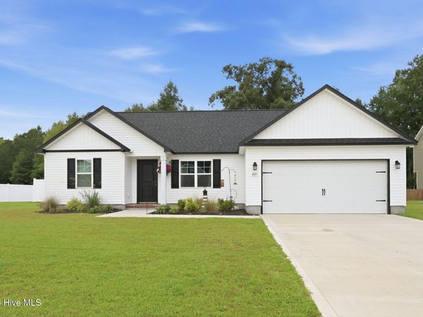 321 Cotton Hill Place, Hubert, NC 28539