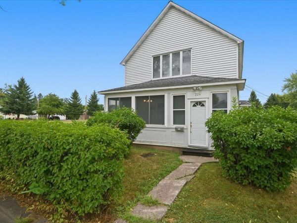 324 98th Avenue W, Duluth, MN 55808