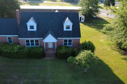 300 8th Ave.  photo 4