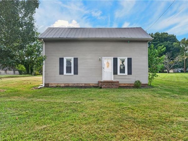 3076 Main Street , Walkertown, NC 27051