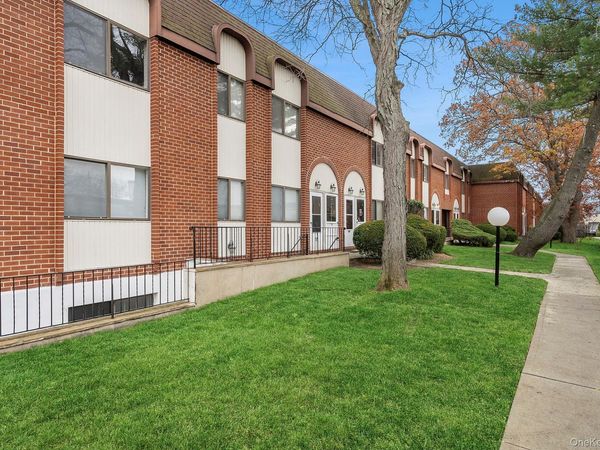 142 Mcglynn Place , Unit 2nd Fl, Cedarhurst, NY 11516