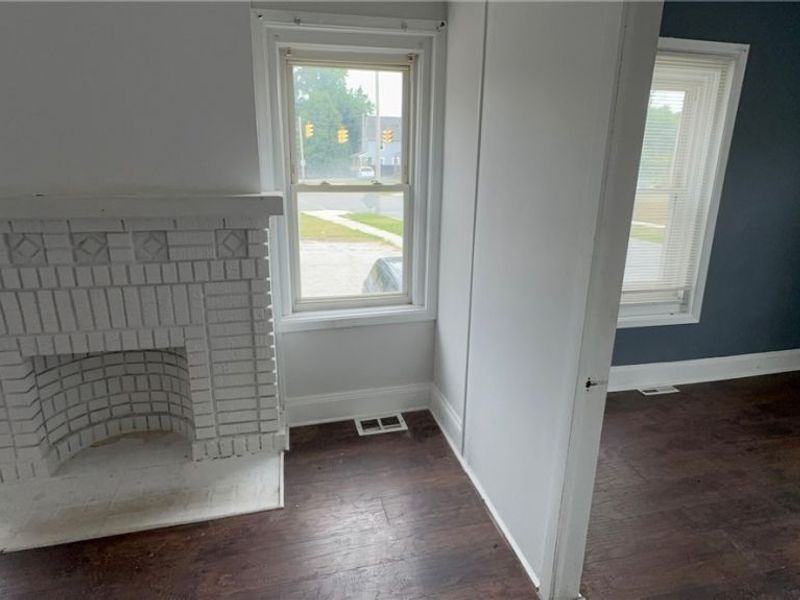 975 Parkwood Drive, Cleveland, OH 44108 Photo 18