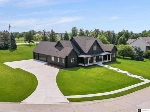 10413 S 168th Avenue, Omaha, NE 68136