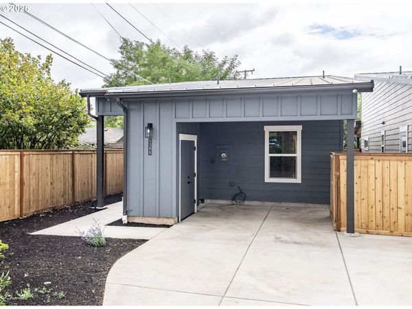 1392 JACOBS DR, Eugene, OR 97402