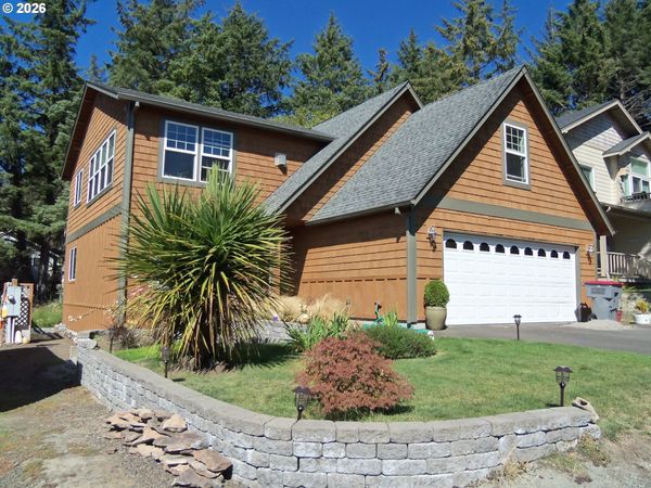 324 ELK RUN AVE, Cannon Beach, OR 97110