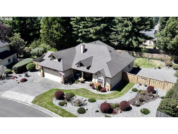 911 MIDLAND WAY, Brookings, OR 97415