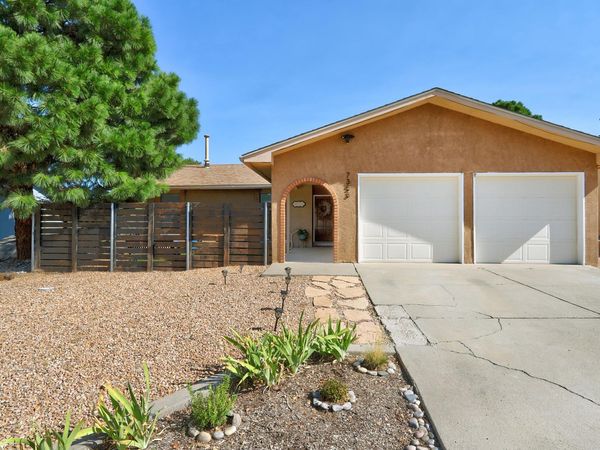7353 Yorktown Avenue NE, Albuquerque, NM 87109