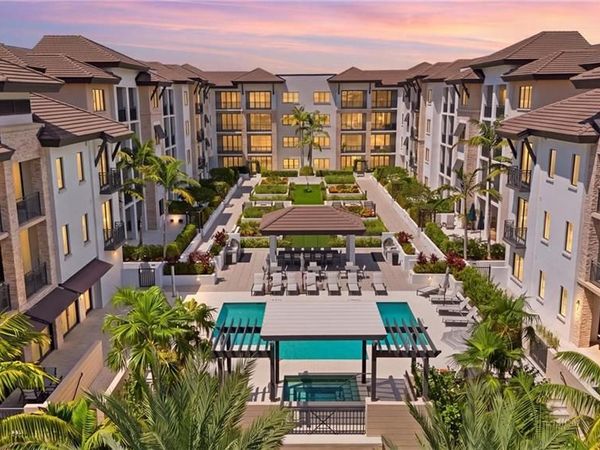 1135 3RD AVE S , Unit 515, NAPLES, FL 34102
