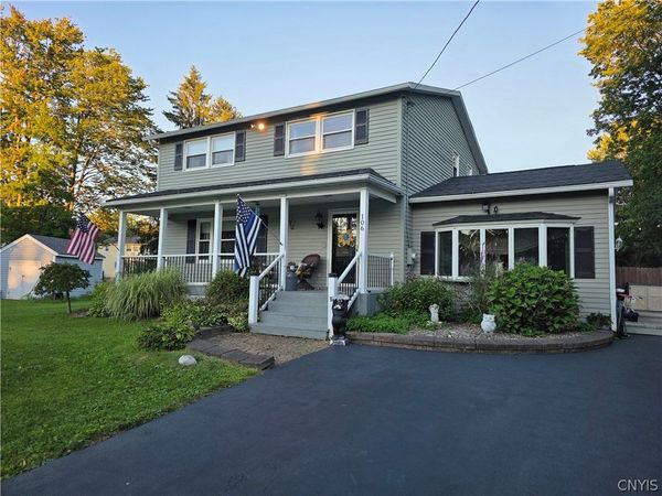 106 Thorndike Lane , Minoa, NY 13116