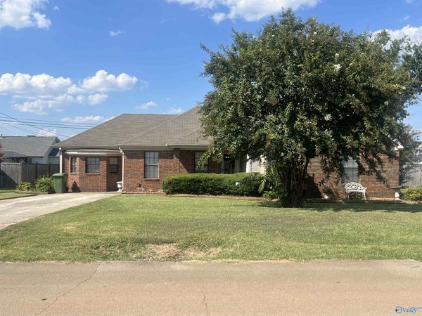 313 Monroe Avenue, Muscle Shoals, AL 35661
