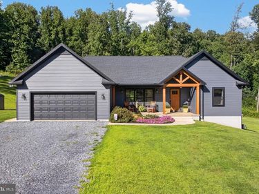 1455 LAUREL DRIVE, NEWMANSTOWN, PA 17073