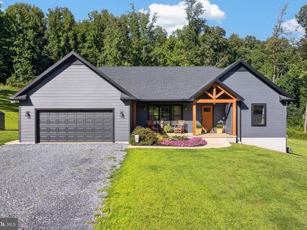1455 LAUREL DRIVE, NEWMANSTOWN, PA 17073