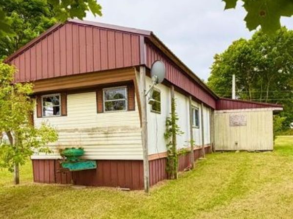 205 W Helen ST, Newberry, MI 49868