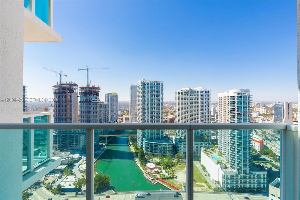 31 SE 5th St, Unit 4121, Miami, FL 33131 Photo