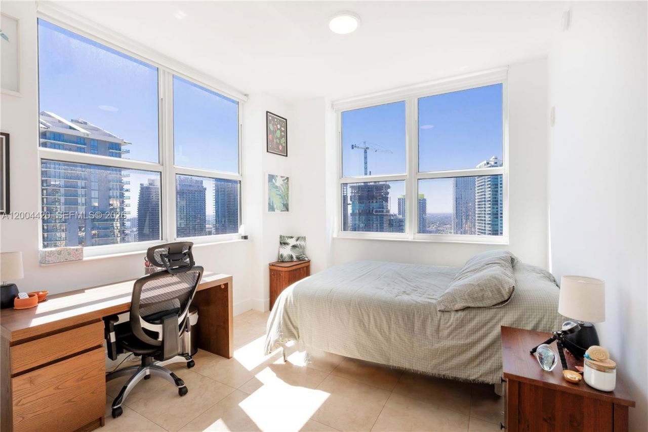 31 SE 5th St, Unit 4121, Miami, FL 33131 Photo